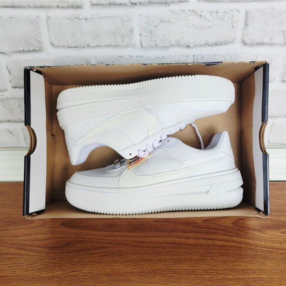 ❤️Nike Air Force 1 PLT.AF.ORM Sz 7.5 Womens Shoes Basic Sneaker White DJ9946-100 - Picture 8 of 12